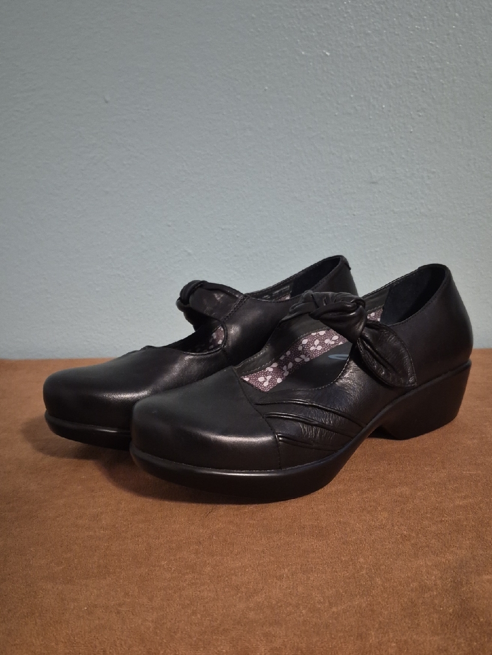 Black Leather Dansko Maryjane Shoes Size 7-1/2
